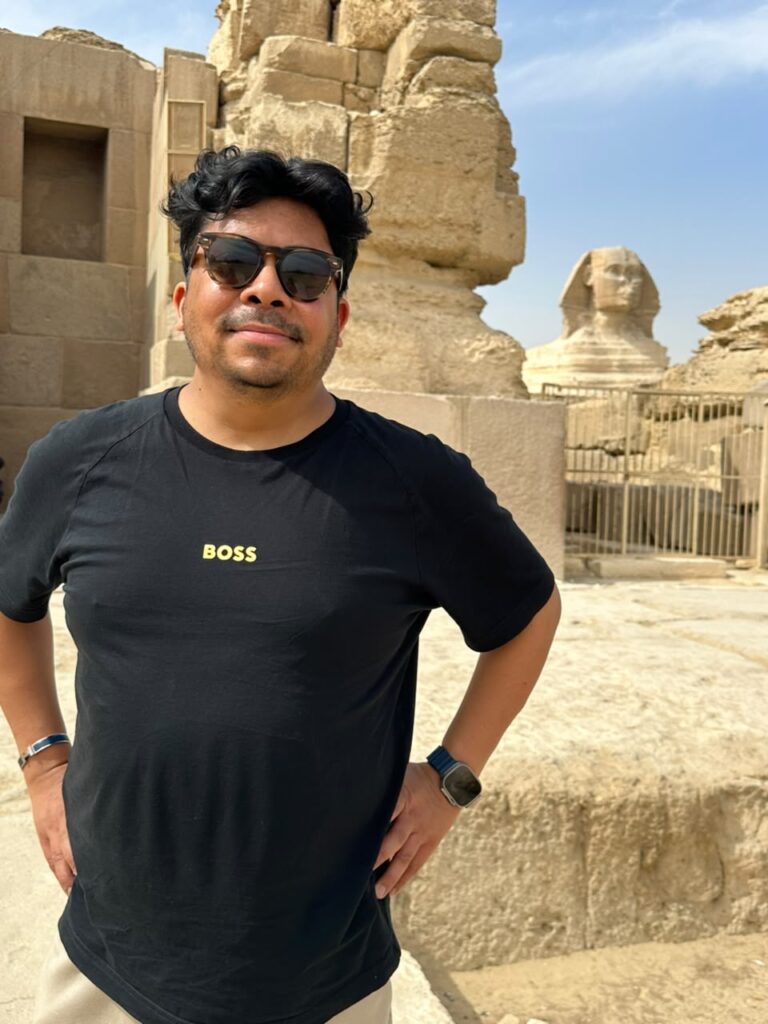 Giza Pyramids, Sphinx & Saqqara Private Tour