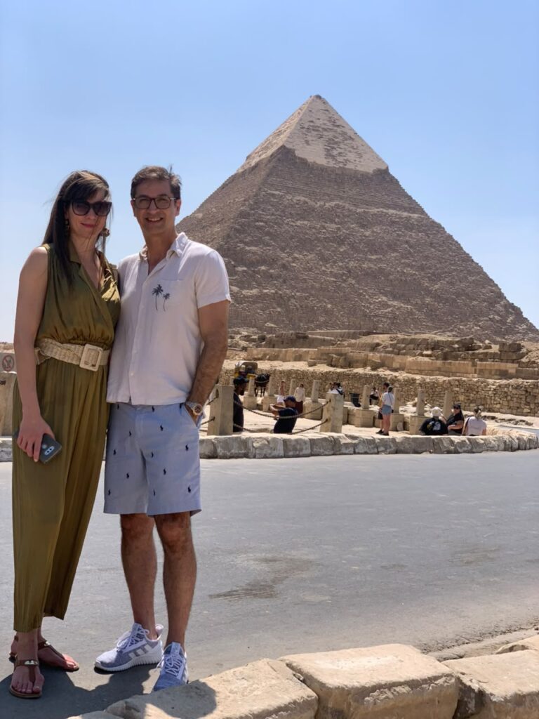 Tour to The Pyramids from Cairo Airport