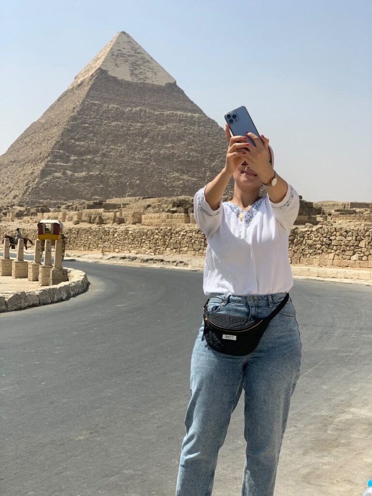 Tour to The Pyramids from Cairo Airport